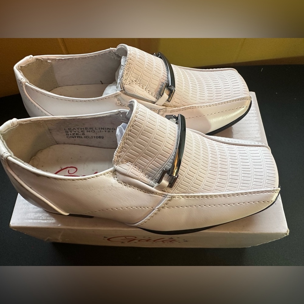 Stylish White Kids Dress Shoes size 8 They are new in their boxes.  (90) - Picture 6 of 7